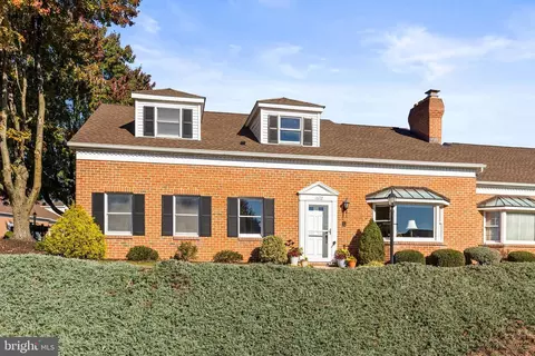1672 Wyntre Brooke Dr #5G, York, PA 17403