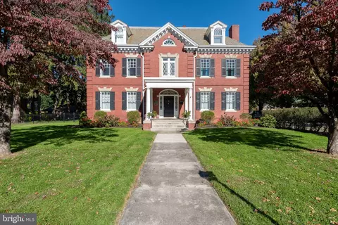 49 E Springettsbury Ave, York, PA 17403