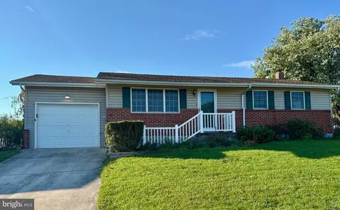 105 Pine Hollow Rd, York, PA 17408