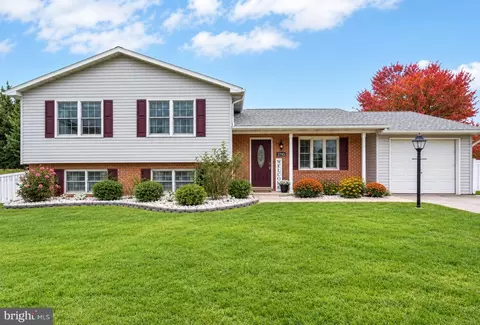 2793 Butternut Ln, York, PA 17408