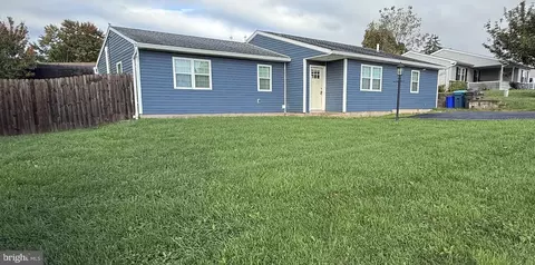 104 Crystal Dr, Wrightsville, PA 17368