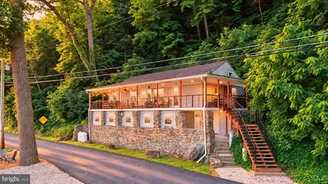 6140 River Dr, York, PA 17406