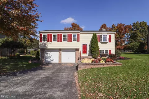 1737 Rainbow Cir, York, PA 17408