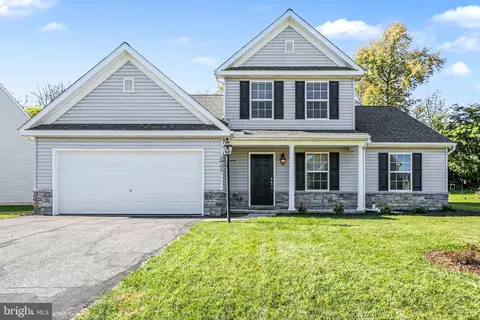 2705 Friends Cir, York, PA 17408