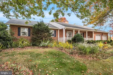 425 Franklin Church Rd, Dillsburg, PA 17019