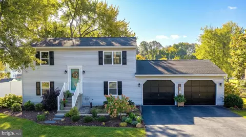 2450 Heather Rd, York, PA 17408