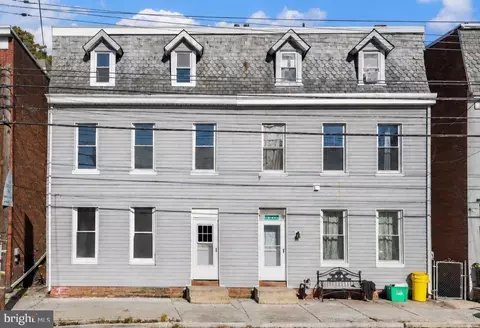 1107 E Philadelphia St, York, PA 17403