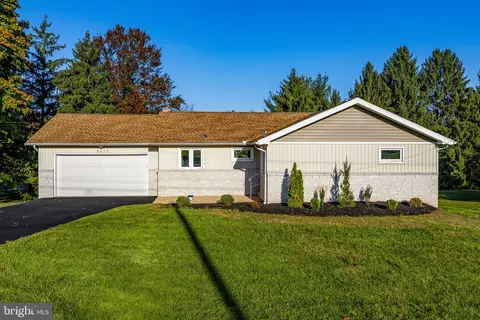 2071 Palomino Rd, Dover, PA 17315