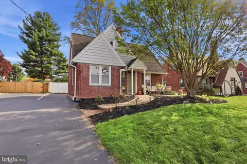 472 Edgehill Rd, York, PA 17403