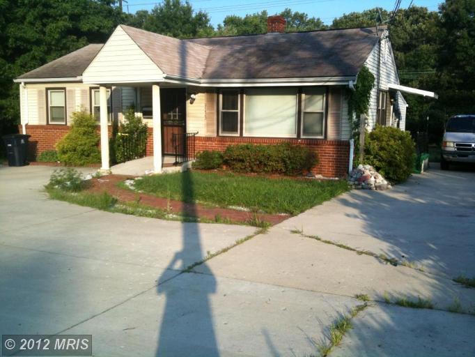 9133 Lanham Severn Rd, Lanham, MD 20706 photo 1
