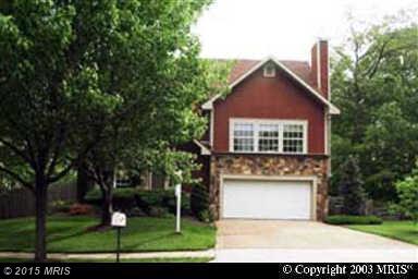 10103 Treetop Ln, Lanham, MD 20706 photo 1