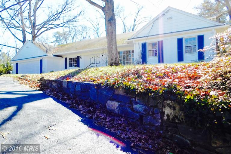 7105 Kempton Rd, Lanham, MD 20706 photo 1