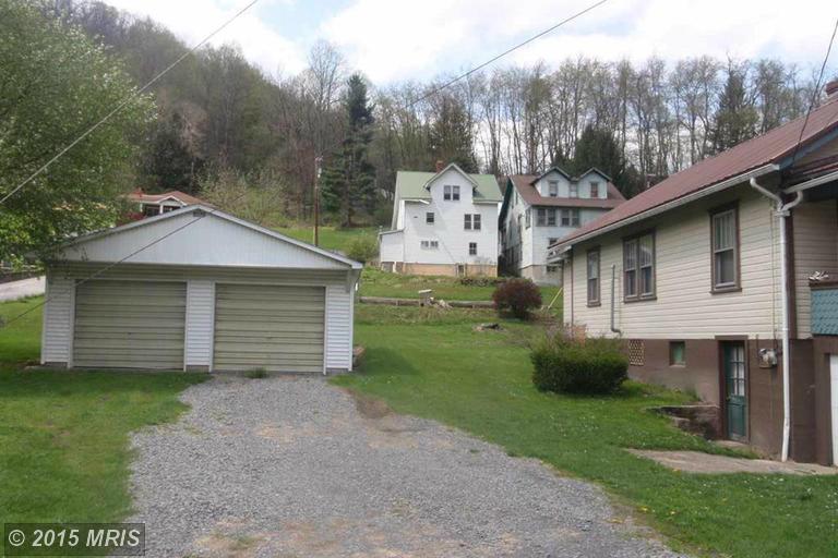 32 Oak St, Rowlesburg, WV 26425 photo 1