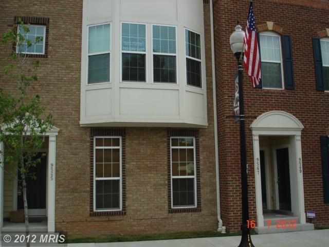 9565 Center Ln, Manassas, VA 20110 photo 1