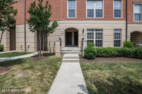 8027 Crescent Park Dr, Gainesville, VA 20155 photo 1