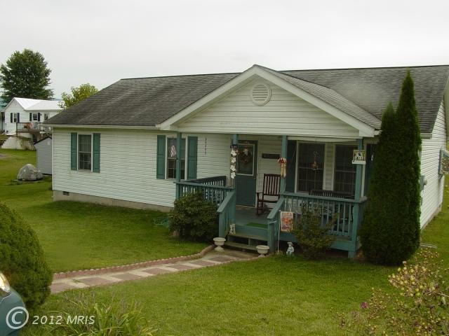237 Center St, Mount Jackson, VA 22842 photo 1
