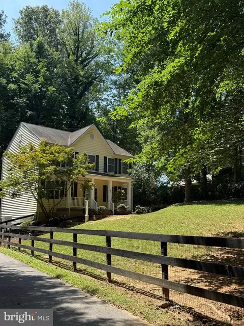305 E Monacan Dr, Charlottesville, VA 22901