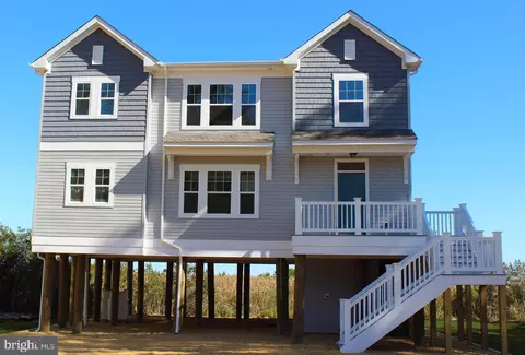 38177 Castaway Dr, Greenbackville, VA 23356