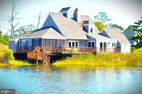 5155 Winder Ln, Chincoteague Island, VA 23336