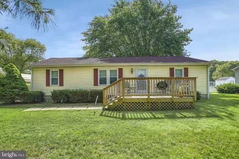 7087 Fleming Rd, New Church, VA 23415