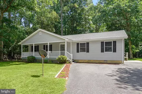 2395 Brigantine Blvd, Greenbackville, VA 23356