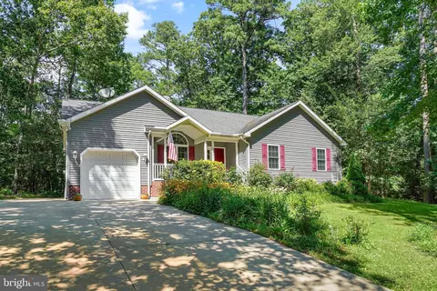 2553 Buccaneer Blvd, Greenbackville, VA 23356
