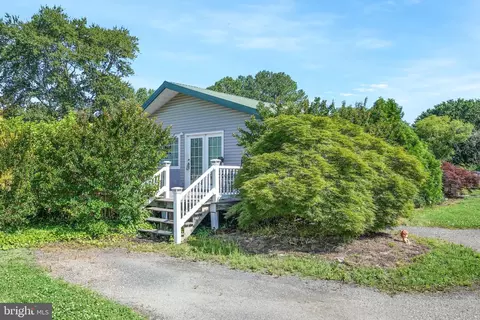 32543 Chincoteague Rd, New Church, VA 23415