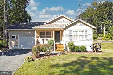 37145 Wheelhouse Rd, Greenbackville, VA 23356
