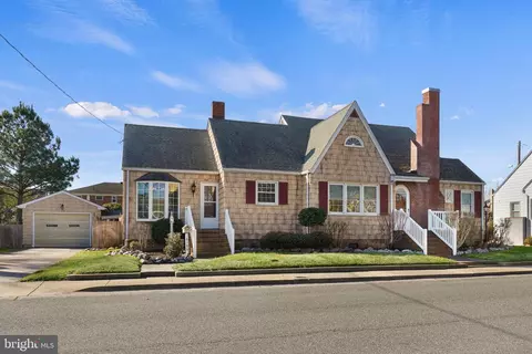 6160 Ocean Blvd, Chincoteague Island, VA 23336