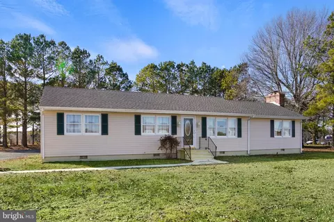 15428 Pungoteague Rd, Painter, VA 23420