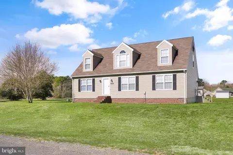 2370 Yardarm Dr, Greenbackville, VA 23356