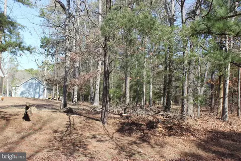 85 Barracuda Ct, Greenbackville, VA 23356