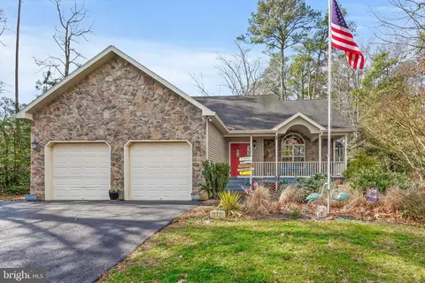 2221 Jolly Rodger Dr, Greenbackville, VA 23356