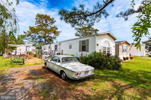 8257 Sea Gull Dr, Chincoteague Island, VA 23336