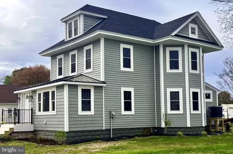 6258 Clark St, Chincoteague Island, VA 23336