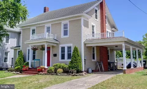 3822 Main St, Chincoteague Island, VA 23336