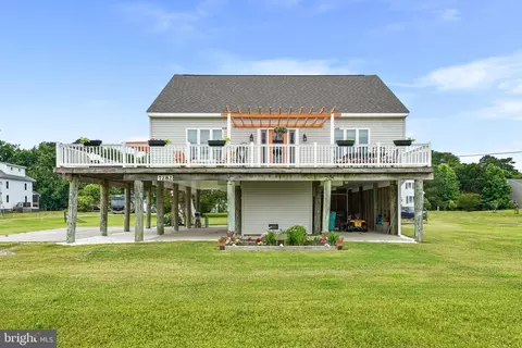 7282 Jones Ln, Chincoteague Island, VA 23336
