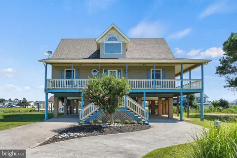 3327 High Seas Dr, Greenbackville, VA 23356
