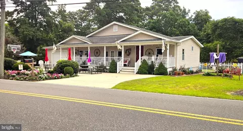 3452 Willow St, Chincoteague Island, VA 23336