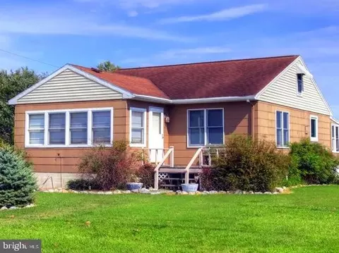 4670 Main St, Chincoteague Island, VA 23336