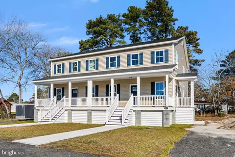 7921 E Side Rd, Chincoteague Island, VA 23336