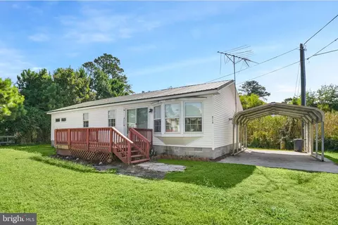 8119 Leo Ln, Chincoteague Island, VA 23336