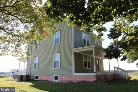 30076 Hopeland Rd, Bloxom, VA 23308
