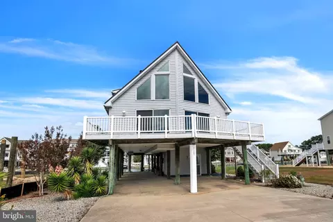 37467 Bayside Dr, Greenbackville, VA 23356