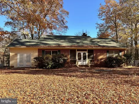 7467 Wallops Millpond Rd, New Church, VA 23415
