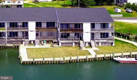 7622 E Side Rd #202, Chincoteague, VA 23336