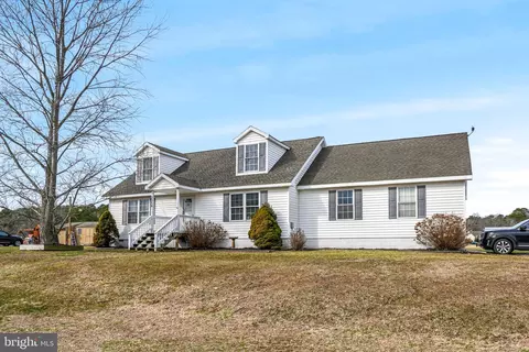 2356 Yardarm Dr, Greenbackville, VA 23356