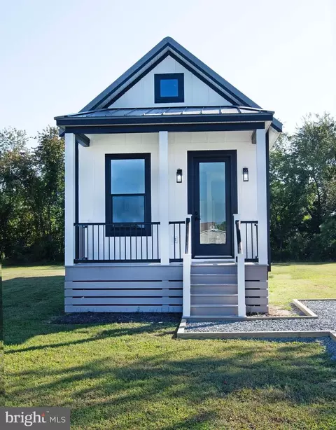 2754 Jolly Rodger Dr, Greenbackville, VA 23356