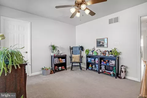 Bedroom - 10436 Eaglet Ln, Atlantic, VA 23303 photo 6 of 17