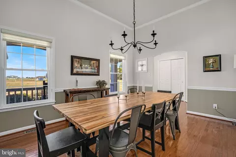 Dining - 10436 Eaglet Ln, Atlantic, VA 23303 photo 2 of 5